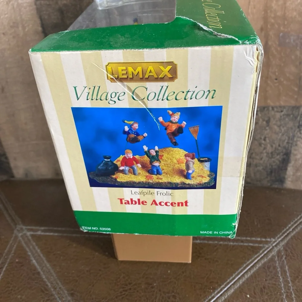Lemax Table Decoration 2005‎ Leafpile Frolic #53506 NEW In Box table Accent Vtg
